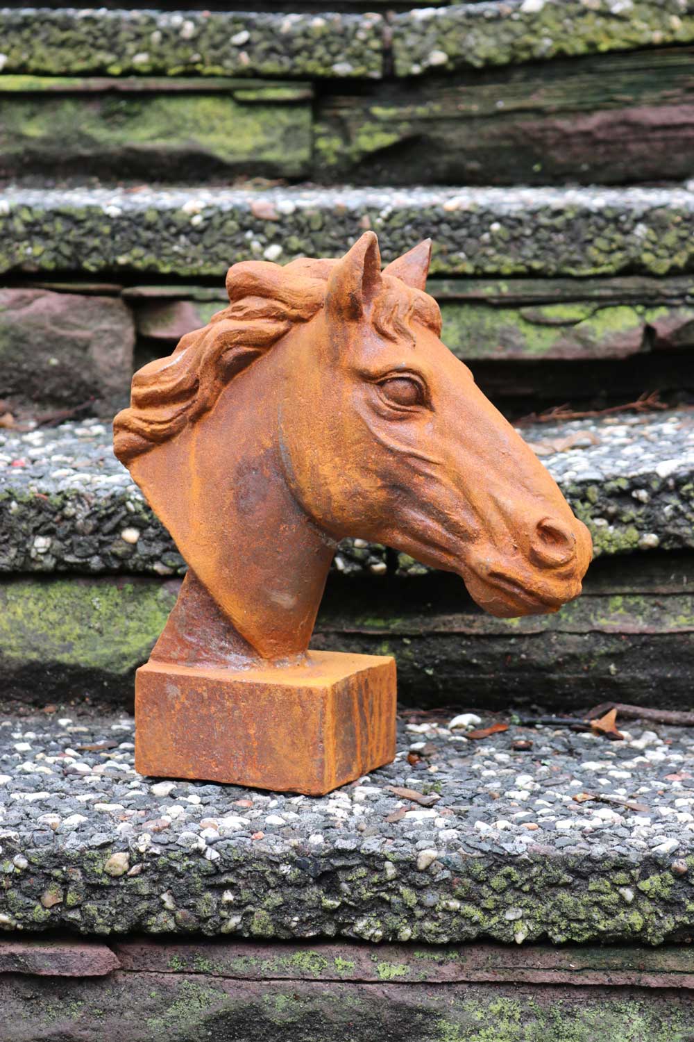 Skulptur Statue Figur Pferd Eisen Pferdekopf sculpture iron horse Büste Garten